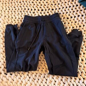 Lululemon black French terry scuba joggers